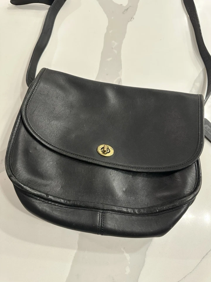 Bolso Bandolera Coach Vintage Negro Turnlock Penny Pocket Foto 2 de 4