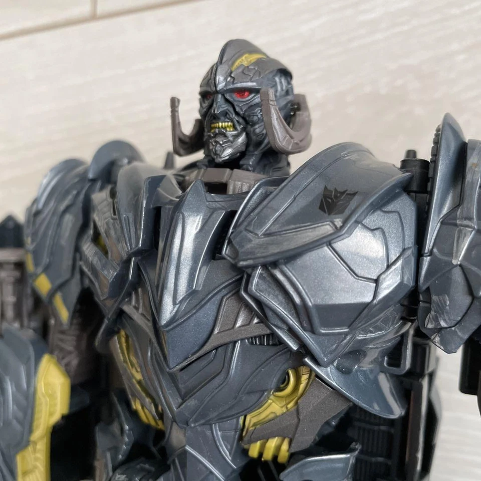 Transformers The Last Knight TLK-19 Megatron Action Figure Takara Tomy Japan Toy - Image 3 of 3