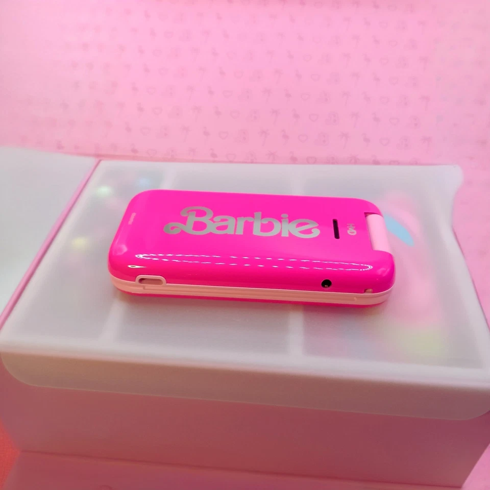 Official HMD Barbie Flip Unlocked Brand NEW Kaios Pink Collector Edition Phone - Image 2 of 4