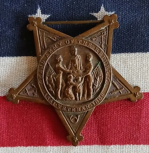 Grand Army of the Republic G.A.R 1861-1866 Veteran's Service Badge- L10810