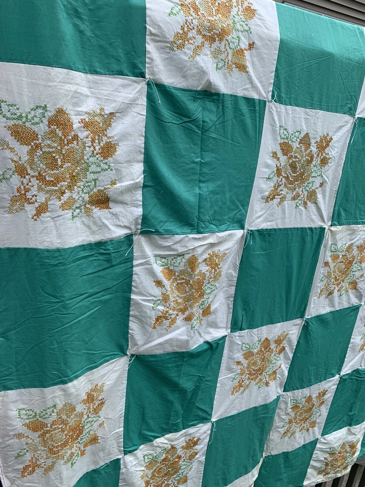 Vintage Green And White  Quilt Blanket Cross Stitched Quilt Antique Quilt - Image 2 of 4