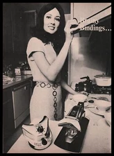 1969 GEZE Top Star "Brainy Ski Bindings" Cute Brunette In Kitchen Photo Print Ad