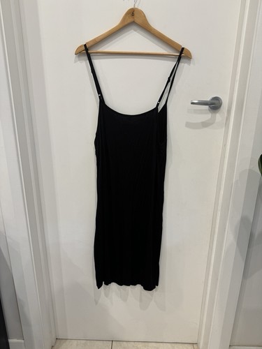 π¨π¨π¨ ON SALE π¨π¨π¨ Maud Dainty NWT Black Silk Dress - Picture 3 of 7