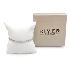 Bracciale "tennis" da donna realizzato in oro bianco 18kt con diamanti da 2.46ct