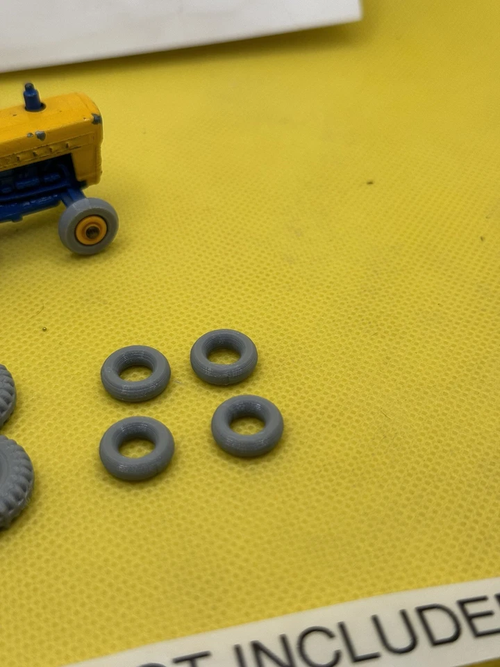2 juegos de neumáticos grises para tractor Ford Lesney Matchbox Nº 39 Foto 3 de 4