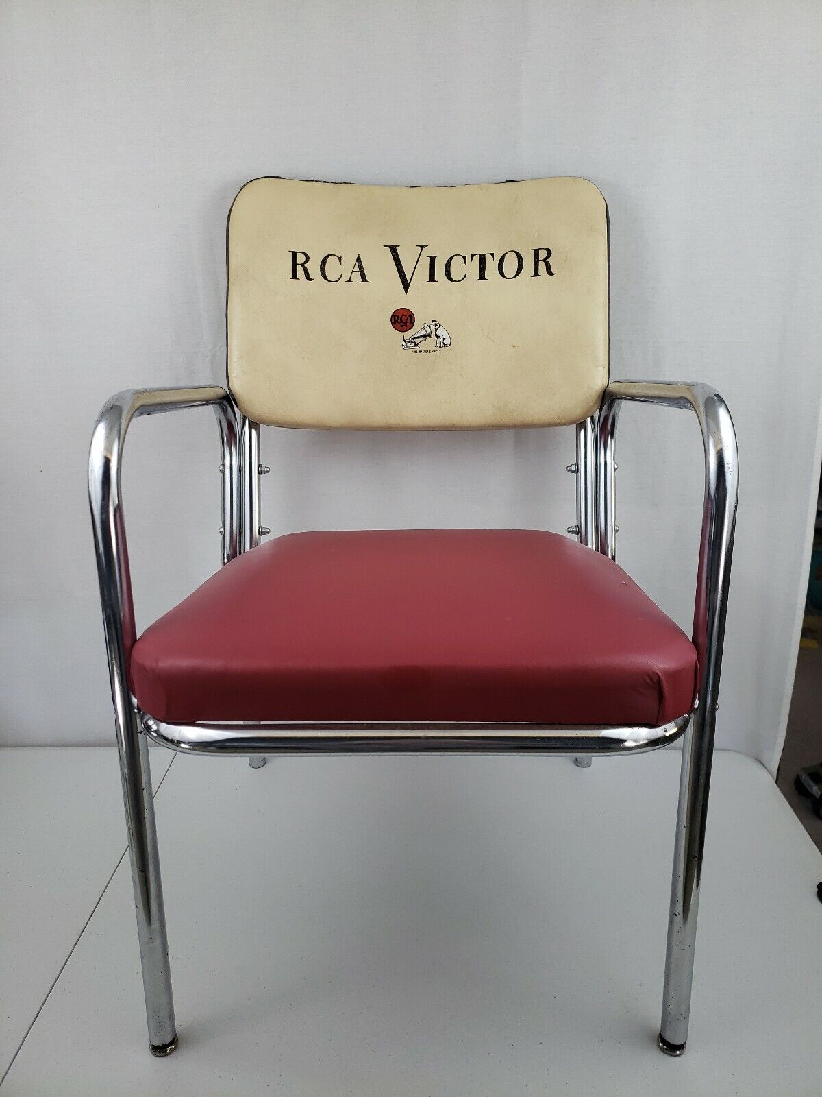 VTG 1950s RCA VICTOR STUDIO RED CUSHION CHAIR NIPPER DOG ADVERTISING CHROMCRAFT
