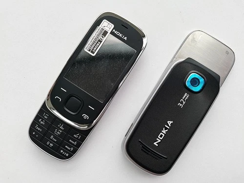 Nokia 7230 - 45 MB - 2.4" Graphite Unlocked 2G / 3G Cellphone