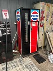 Vintage 1970s Pepsi vending machine with Key — photo 4