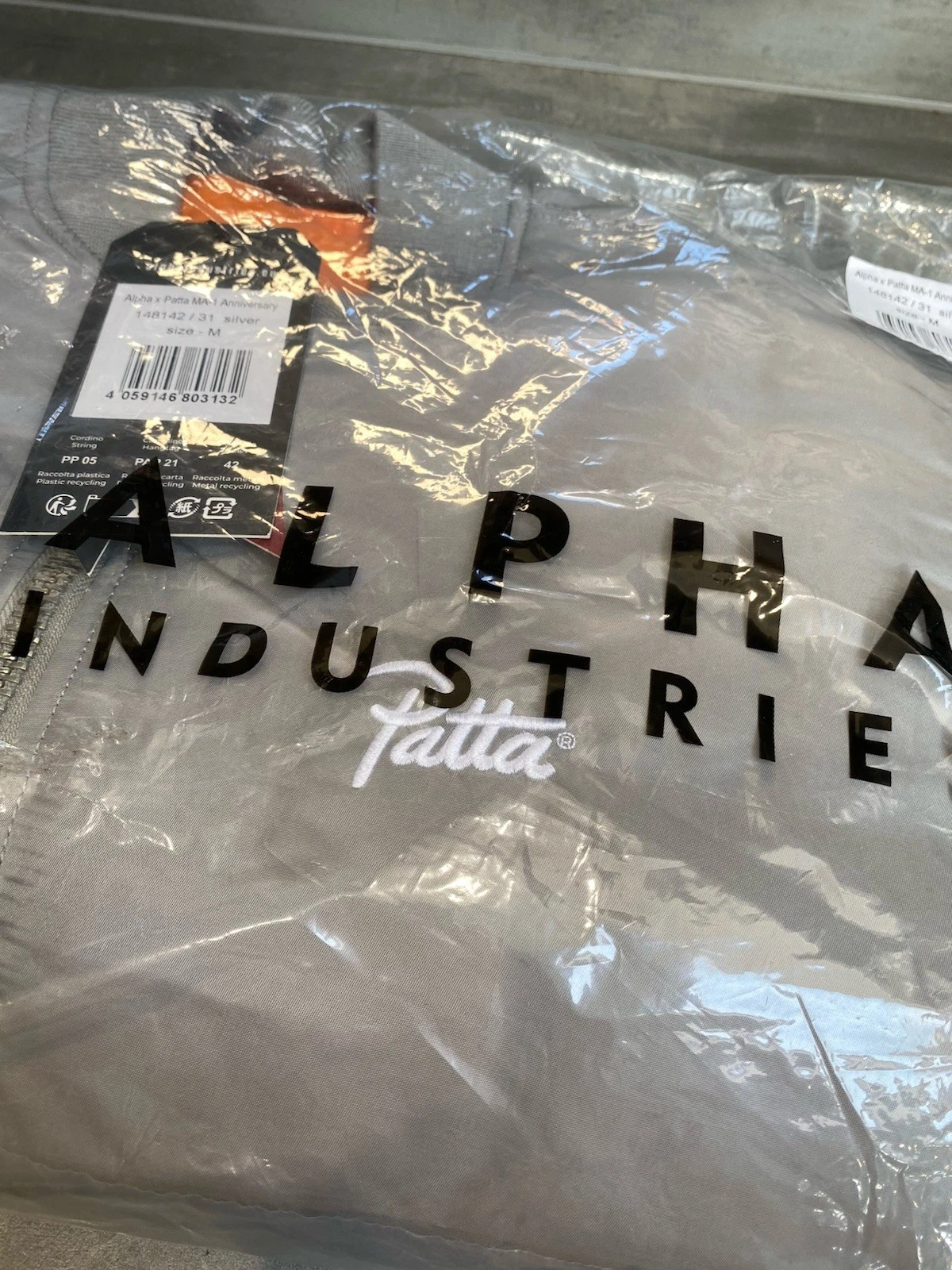 Patta X Alpha Industries MA-1 Anniversary Bomber Jacket Size Medium Brand New 4