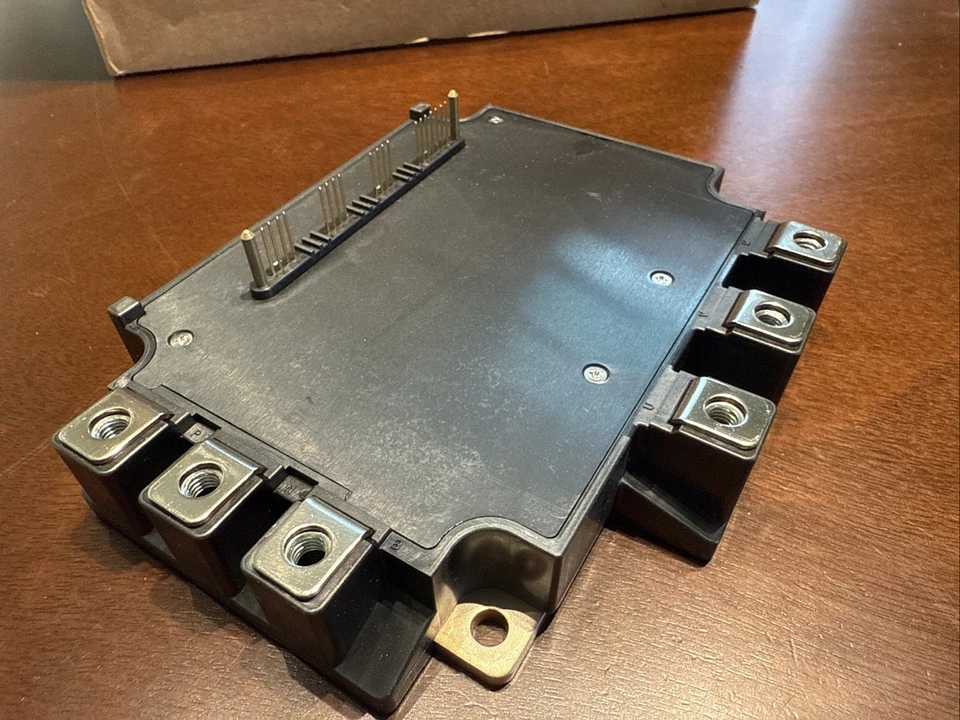 PM300CLA060 IGBT 300Amp 600 Volt Mitsubishi POWEREX  INTELLIGENT POWER MODULE - Image 3 of 4