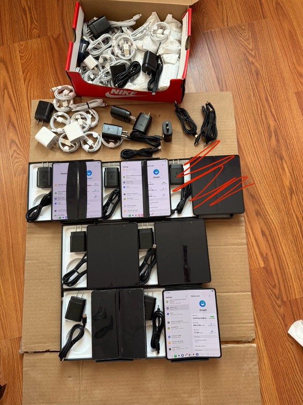 6 Pcs Lot Of Samsung Z Fold 4 with 512gb Unlocked Working.