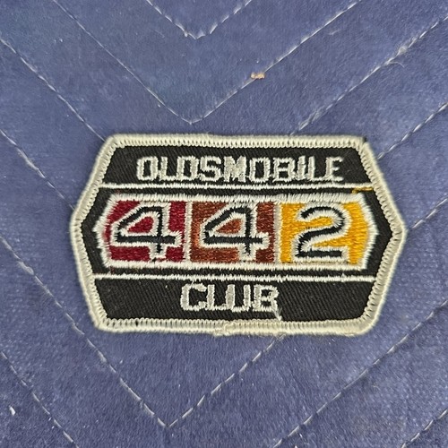 PARCHE CLUB OLDSMOBILE 442 VINTAGE NUEVO STOCK ANTIGUO - Imagen 1 de 3