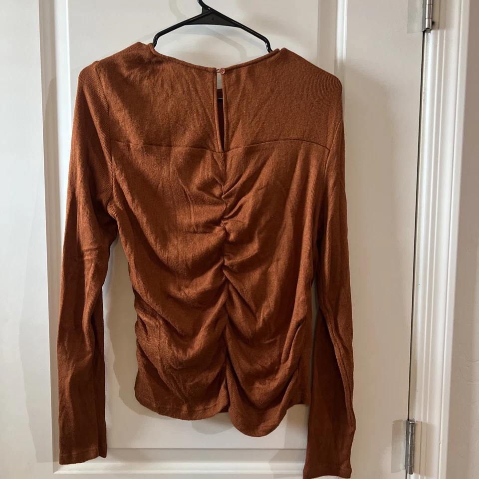 Top acanalado liso Walter Baker Gavie talla M precio de venta sugerido por el fabricante 138 USD  Foto 4 de 4