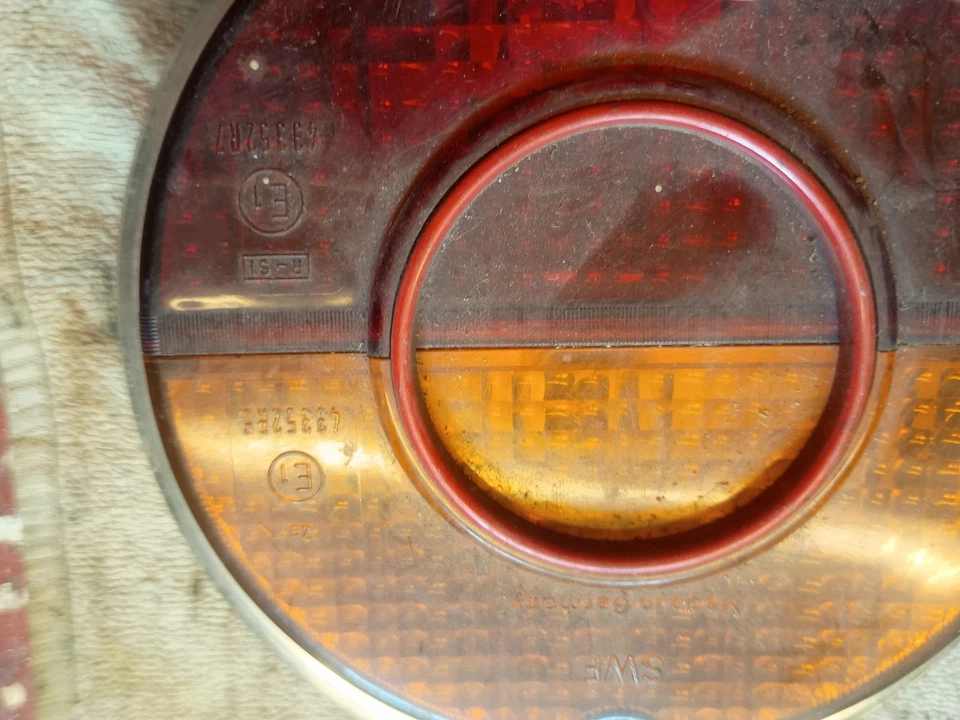 Piloto trasero izquierdo Hella SBBL154 OPEL MANTA A OPEL GT año 1971 - 1975 Foto 2 de 4