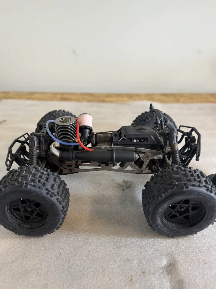 Antique HPI Savage Nitro Rc Car With Remote - Image 4 of 4