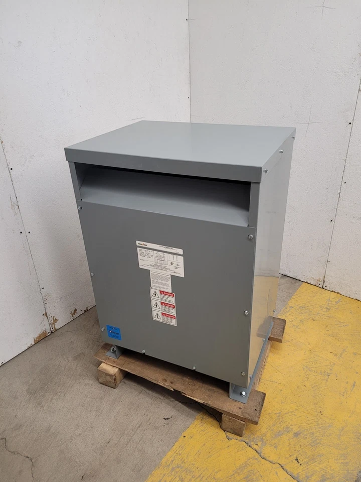 Transformador reductor Federal Pacific 480V P 208Y/120 S 3PH T48LH2Y-45 45 KVA Foto 3 de 4