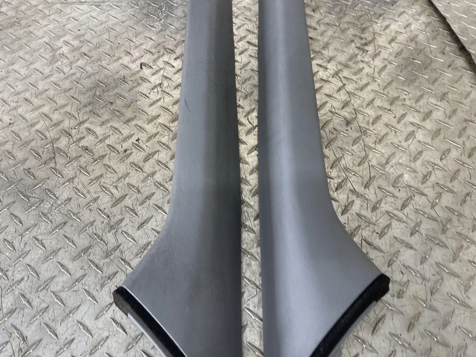 Juego de molduras de pilar Freightliner Sprinter Van 2002-2006 LH RH probado por fabricante original Foto 2 de 4