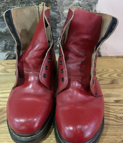 Botas vintage DR MARTENS ROJO CEREZA talla 9uk 8 agujeros con cordones Hechas en Inglaterra - Imagen 10 de 23