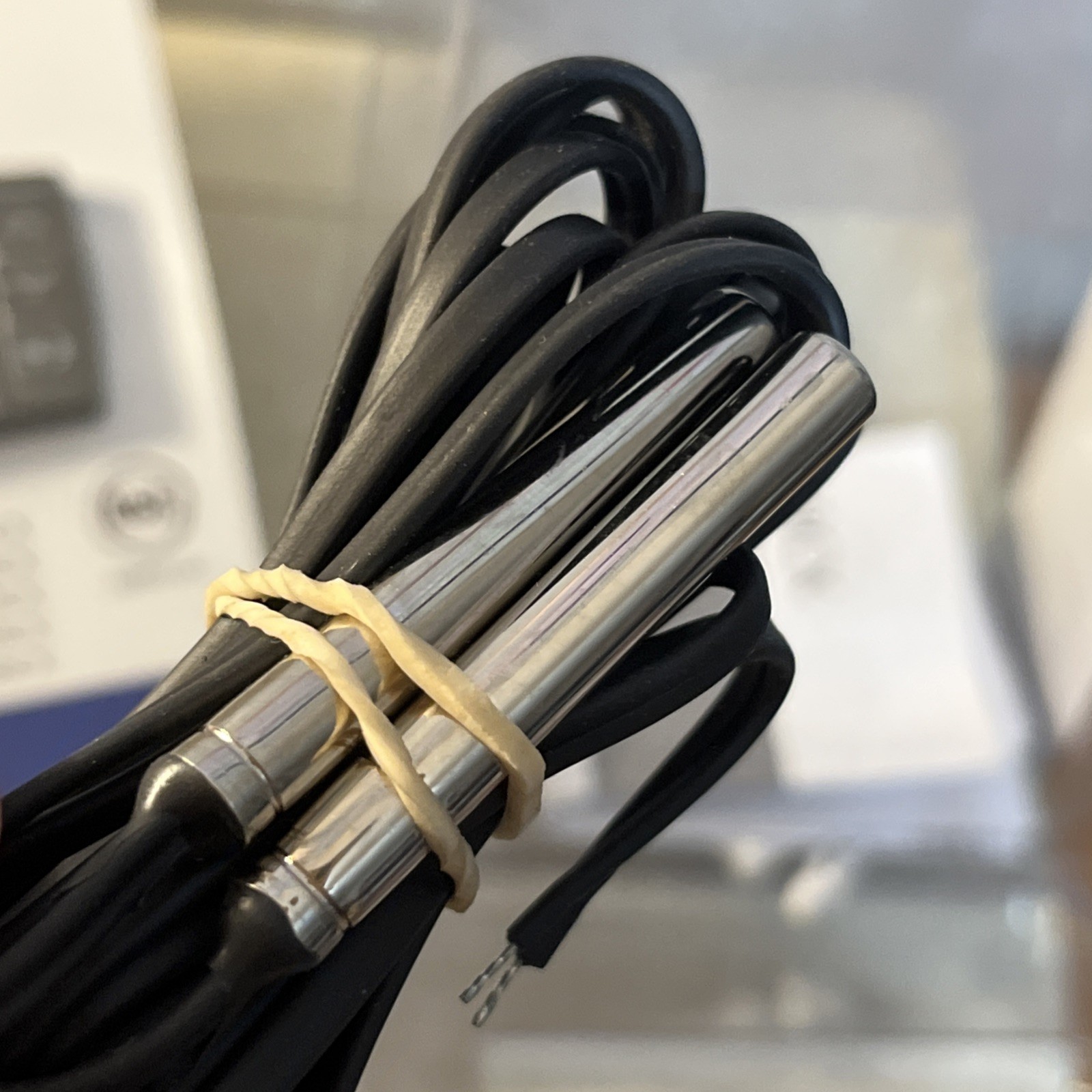 Dixell XR60CX-5N1F1-UR Emerson Universal Temperature Controller NEW Open Box