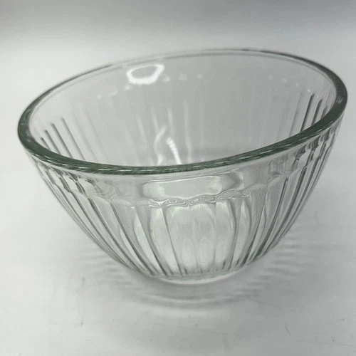 Pyrex 7401-S Mixing Bowl 3 Cup 750mL Clear Glass Ribbed