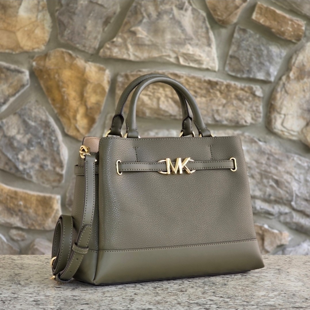 Like new. Pebbled Michael Kors. several pockets. smoke free home! Bags | Michael Kors Bag Like New Previously Used A Few Times  main image 4