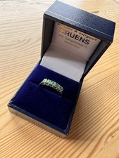 Vintage 14ct Gold Emerald Ring – 5 Stone Band (Size N)