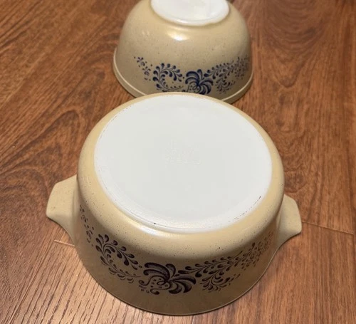 Homestead Vintage PYREX Bowls!!