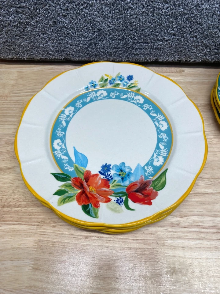 The Pioneer Woman Spring Bouquet Scalloped 12 Piece Dinnerware Set Yellow RARE - Image 2 of 4