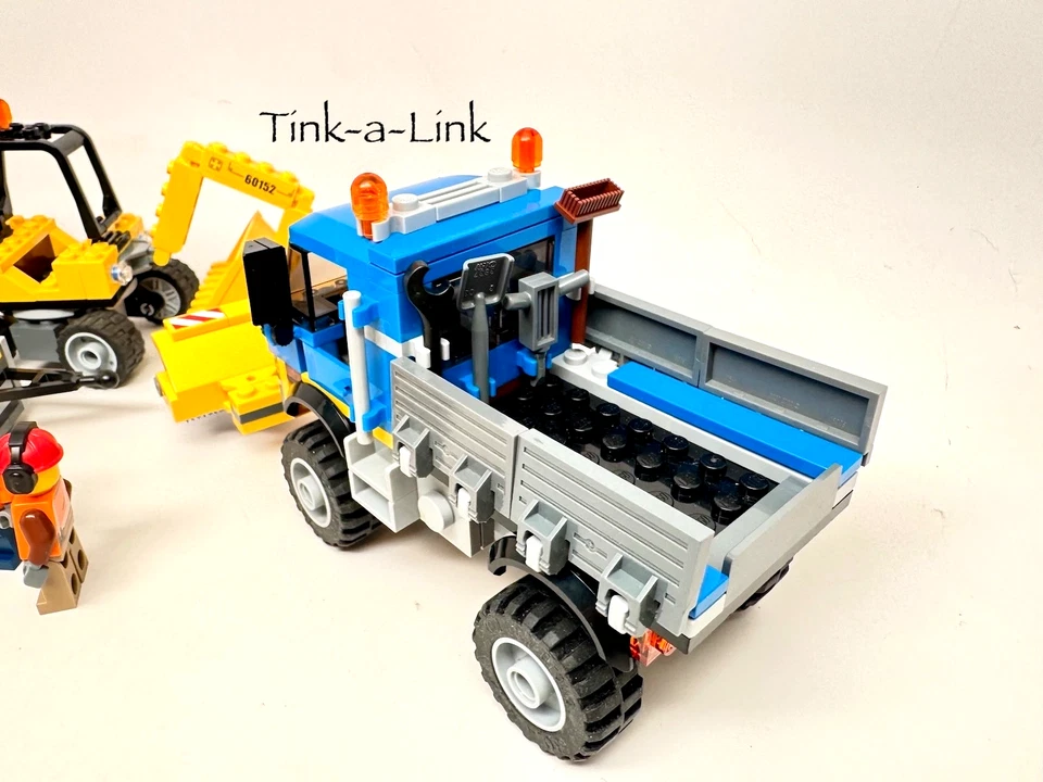 LEGO 60152 Street Sweeper & Excavator City Set Complete with Manuals w/Trailer - Image 4 of 4