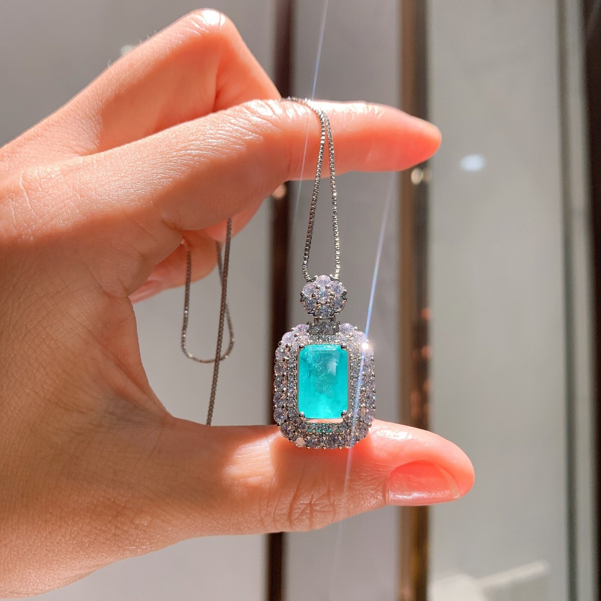 Gioielli con l'indicolite, la tormalina blu | Virano Gioielli