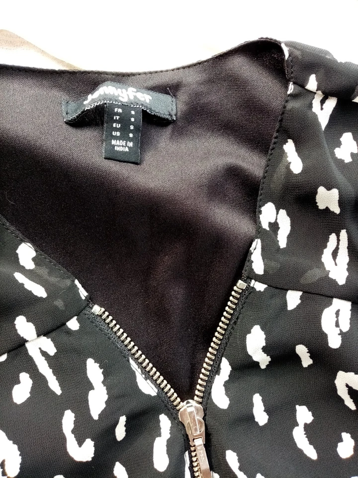 ROBE NOIRE MARQUE JENNYFER TAILLE S NEUVE MANCHES COURTES - Photo 2/4