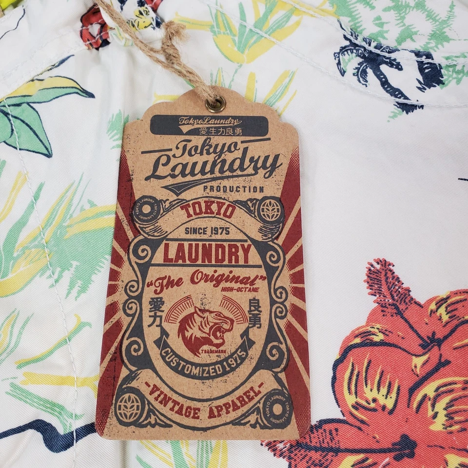 Tokyo Laundry Cargo Shorts Mens 34x10 Regular Fit White Floral Print Button Fly - Image 3 of 4