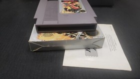 CIB RUSH'N ATTACK NINTENDO NES VIDEOGIOCO 5 VITI COMPLETO DI SCATOLA CON PROTETTORE