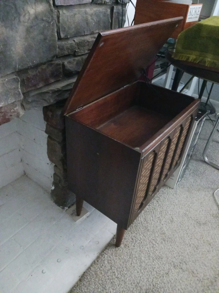 RECOGIDA LOCAL Raro Mediados de Siglo Moderno Altavoz Mesa auxiliar Muebles Antiguos Foto 4 de 4