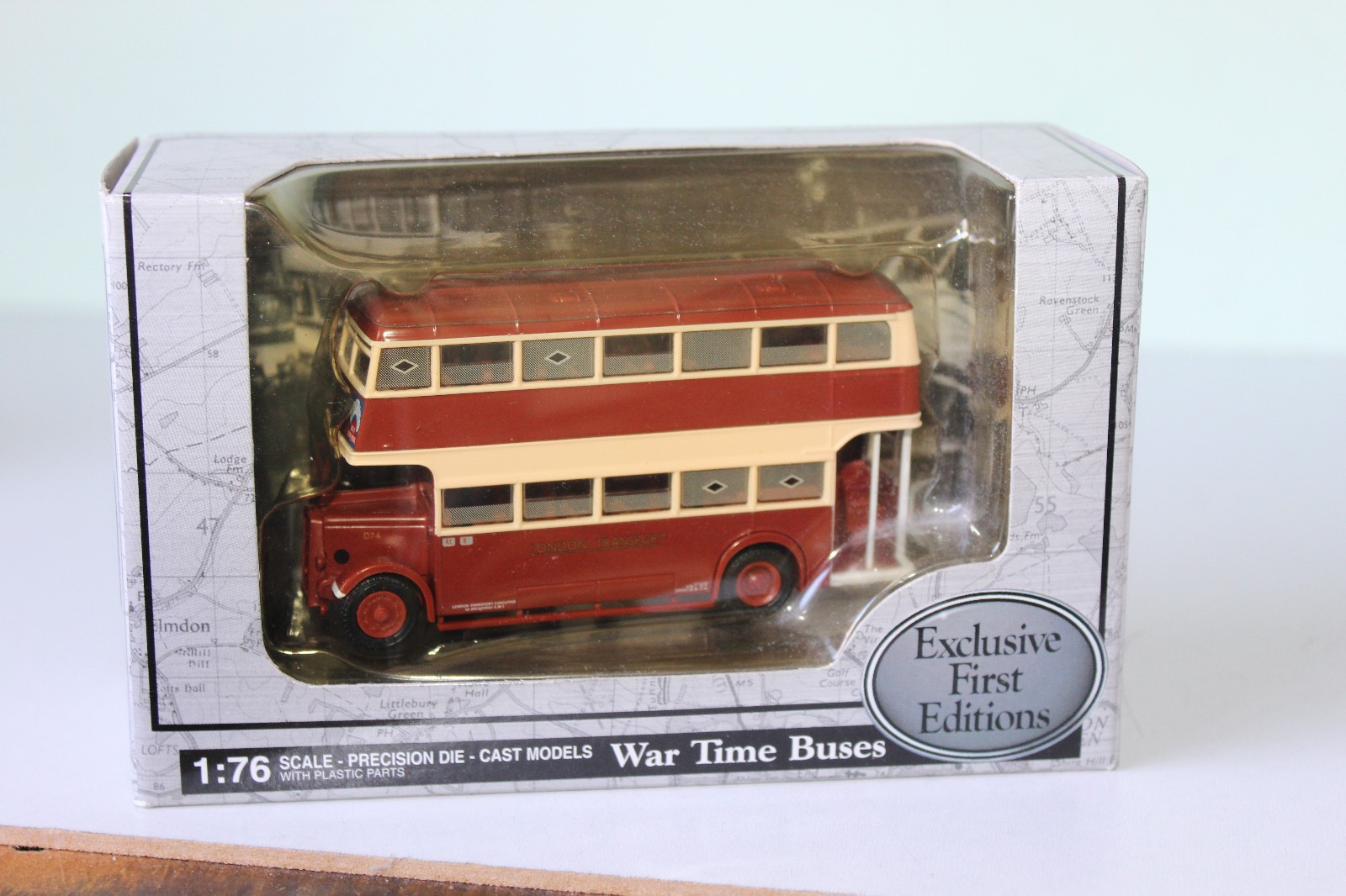 EFE 1:76 DAIMLER UTILITY BUS - LONDON TRANSPORT WARTIME 99202
