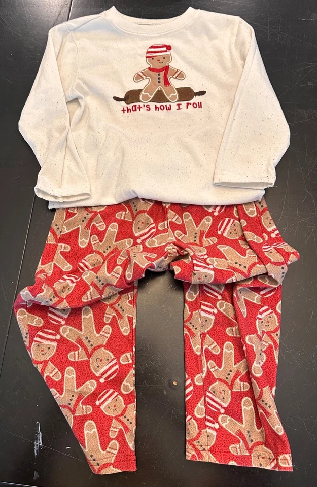 Lote de 4 pijamas de vacaciones 4/5 y 6T 2 pijamas de Navidad 1-Halloween 1-StarWars Foto 2 de 4