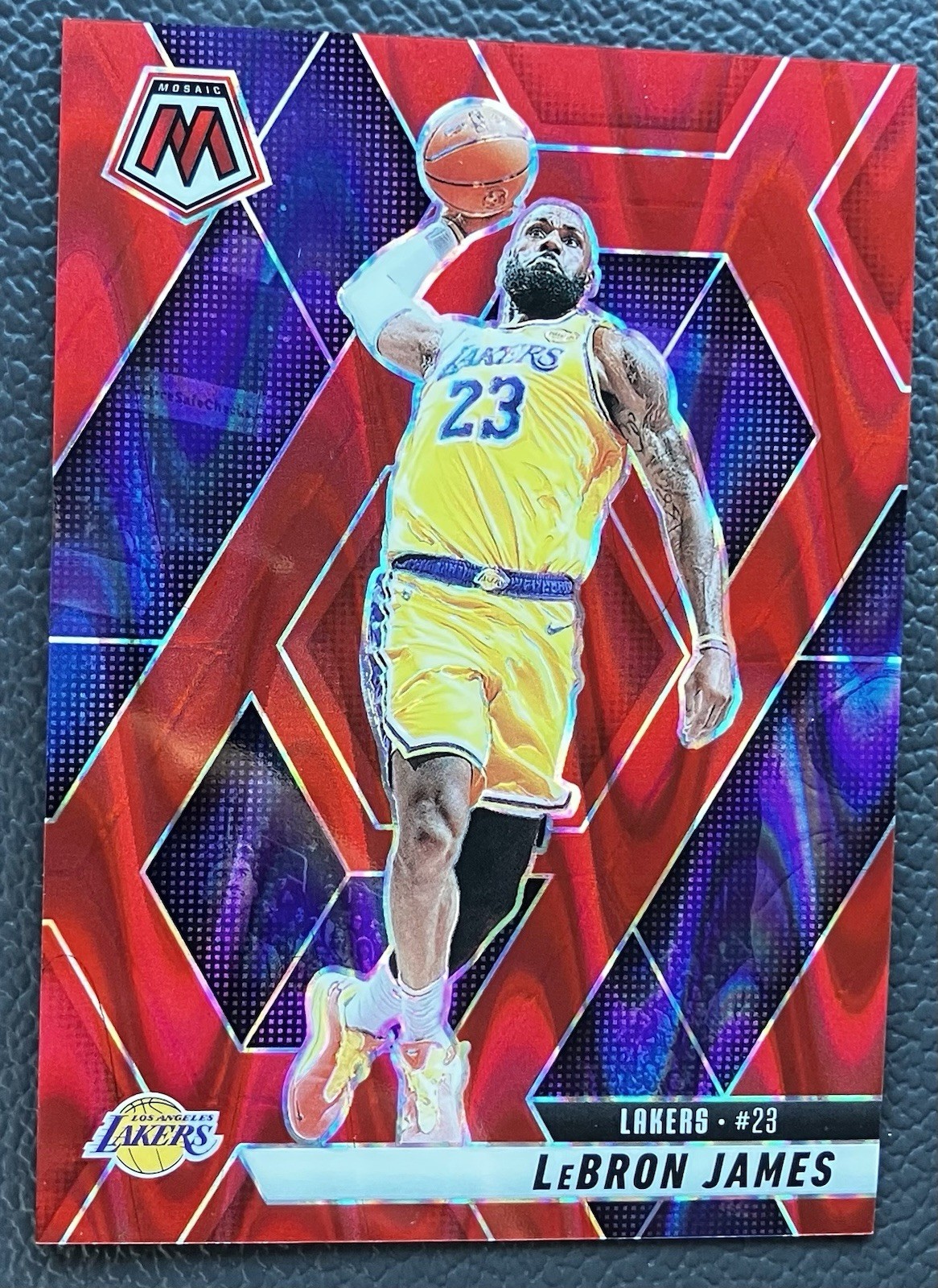 LeBron James 2024-25 Panini Mosaic #180 Red Seismic Mosaic Prizm /299 Lakers HOF