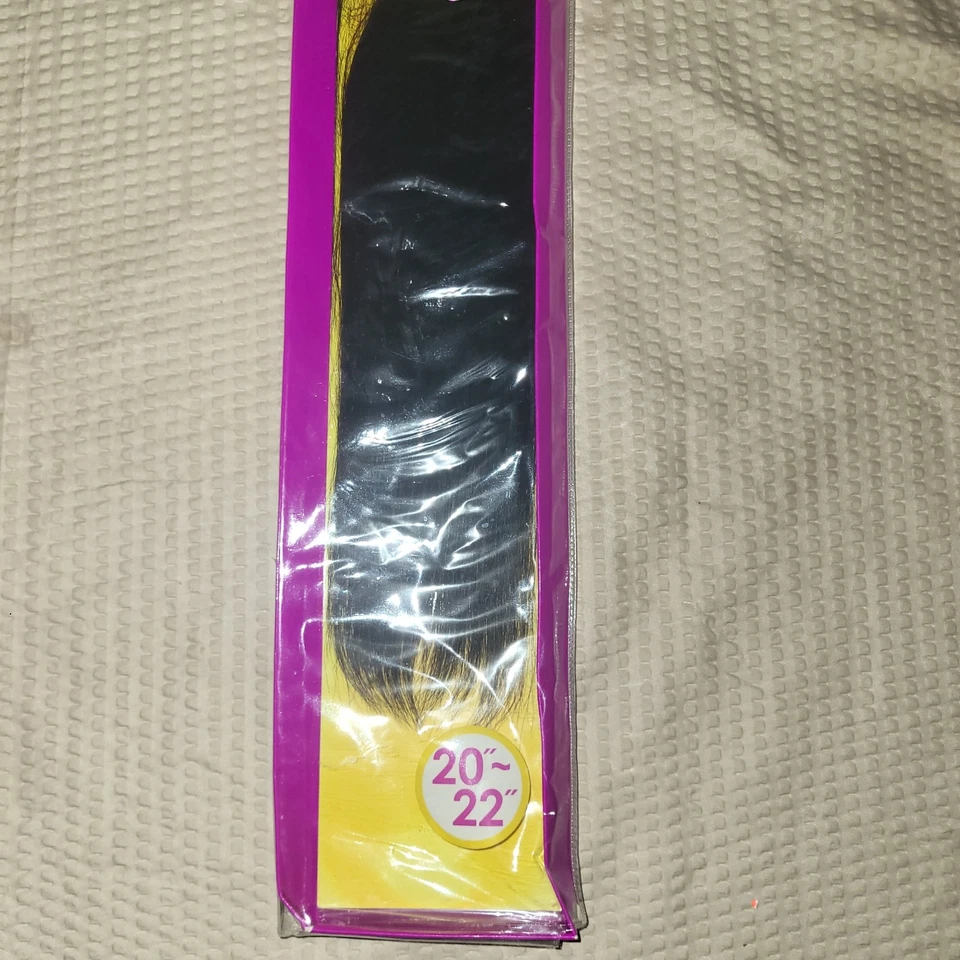 Janet Collection - Fit-Clip Weave H/H MAGIC YAKY CLIP 20"-22" BPCS 1B - Image 4 of 4