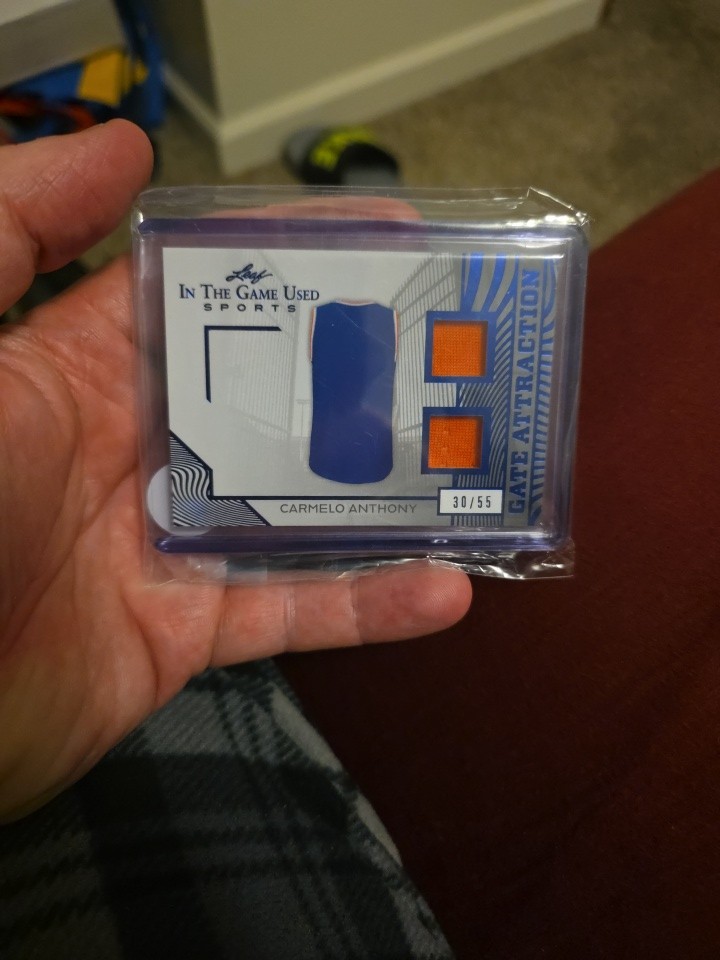 Leaf In The Game Carmelo Anthony jersey card