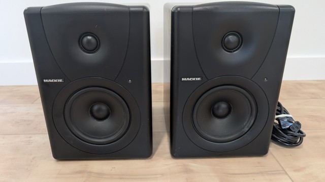 Mackie CR5-X