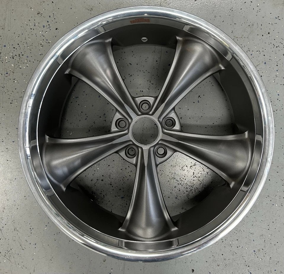 Boss 338 Gunmetal Grey 20x8.5” Wheel 5 x 4.75 MISSING CAP - Image 3 of 4