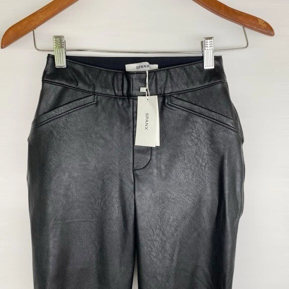 Pantalón SPANX NUEVO CON ETIQUETAS Acampanado Imitación Cuero en Lujo Negro Cintura Alta Informal Pequeño Foto 3 de 4