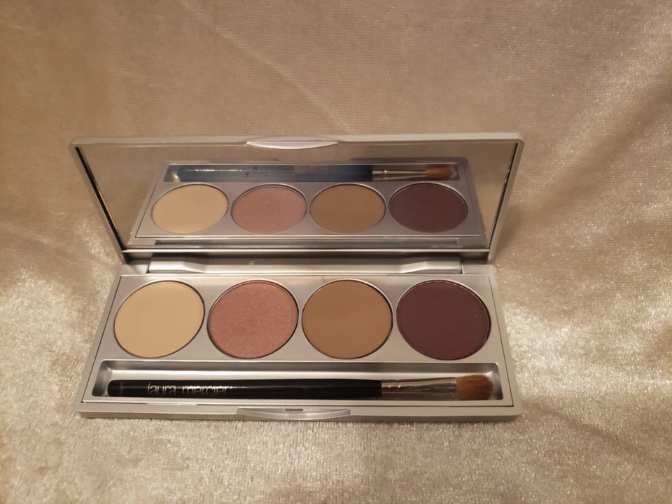 Mini pinturas de ojos LAURA MERCIER sombra de ojos crema de mantequilla rosa whisky parís de noche Foto 2 de 4