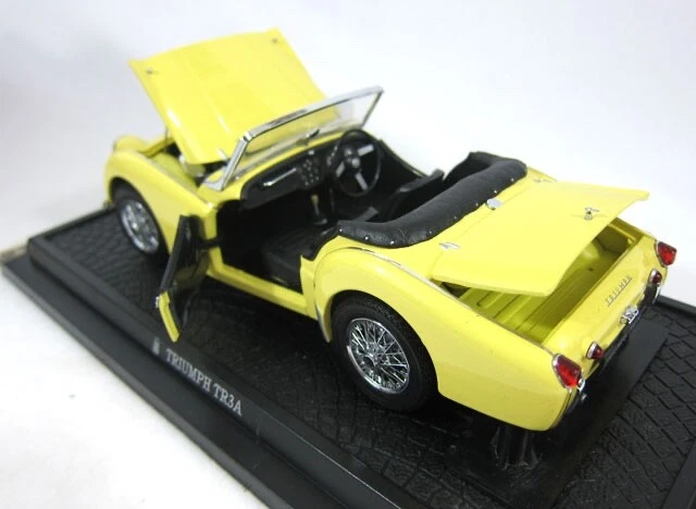 TRIUMPH TR3A - YELLOW - KYOSHO 1:18 SCALE DIE-CAST CAR SERIES - IN ORIGINAL BOX - Image 4 of 4