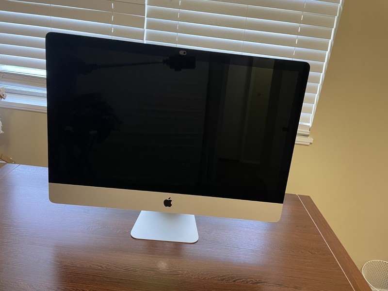 2019 iMac 27" 5K - 3.7GHz 6-Core i5 - 4TB Storage - 16GB RAM