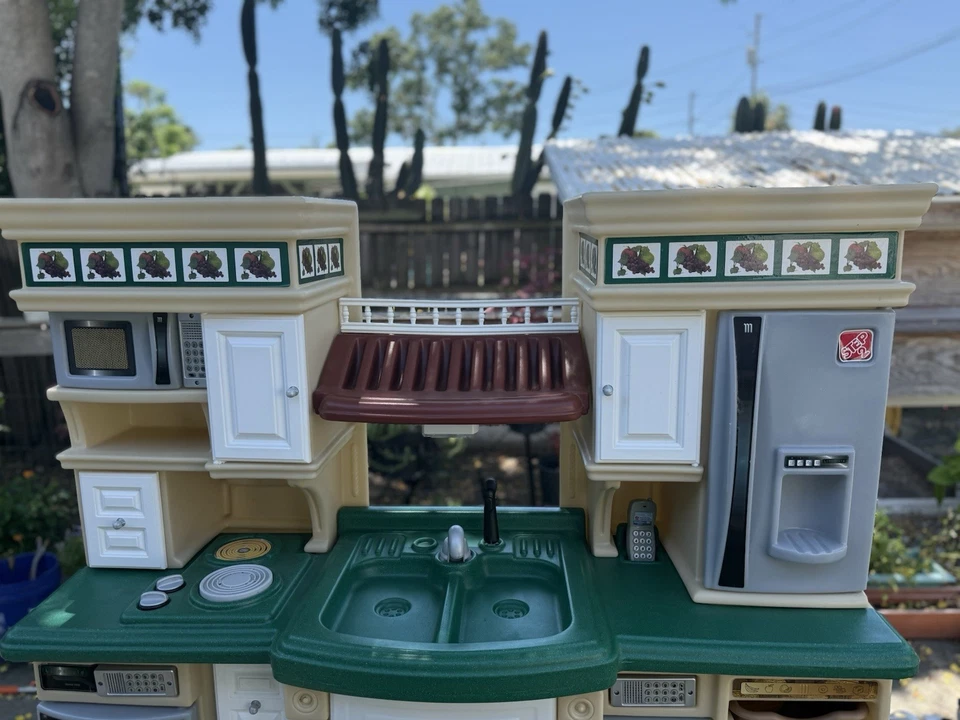 step 2 deluxe kitchen set - Image 4 of 4