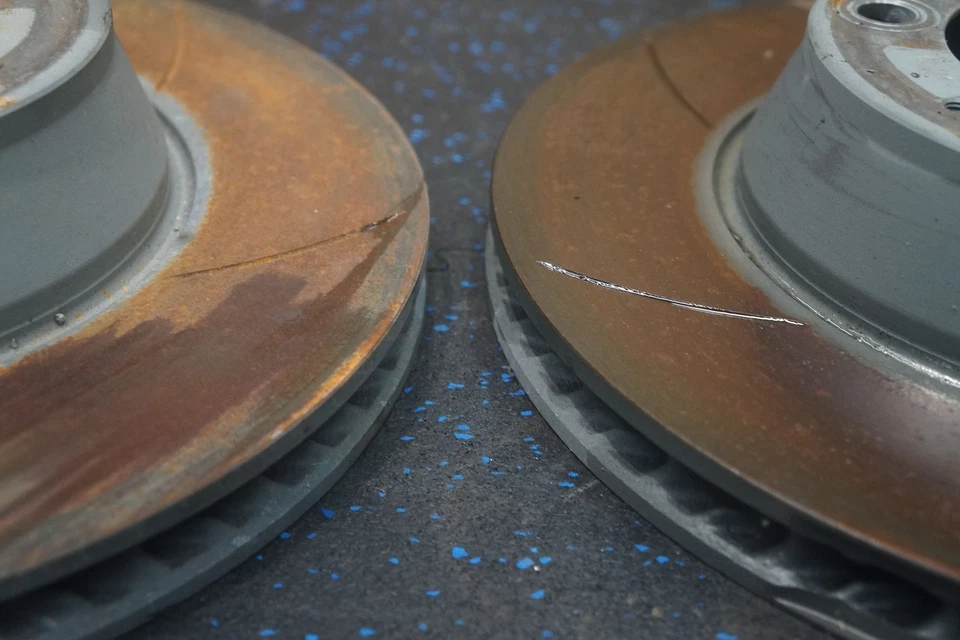 Juego 2 rotores freno disco trasero izquierdo derecho Porsche 911 GT3 996 2004 Foto 3 de 4