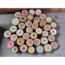 VINTAGE THREAD SPOOLS WOODEN BOBBINS LARGE LOT COLLECTION SEWING SYLKO
