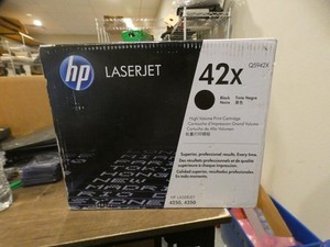 Cartouche HP LaserJet 4345 MFP Q5945YC Noir – Neuve, Carton Ouvert