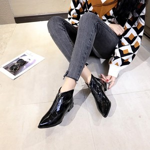 flat pointed booties